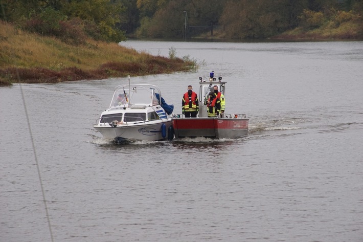 POL-LG: ++ Diebe stehlen Sportboot aus Hafen - "ausgeschlachtet" und auf Elbe treiben lassen - Bleckeder Feuerwehr schleppt Boot in den Hafen - Polizei ermittelt ++ Aufbruch von Zigarettenautomat scheitert ++