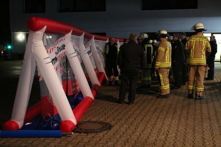 FW-Lohmar: Bescherung bei der Feuerwehr