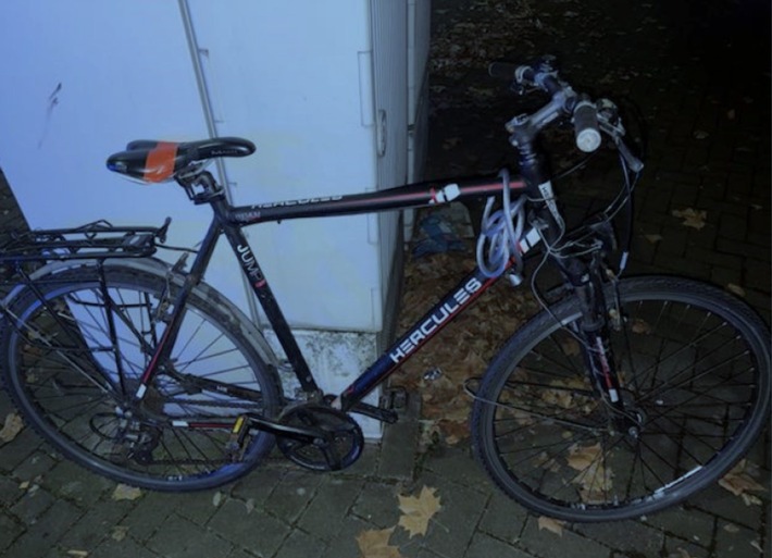 POL-HM: Eigentümer gesucht - Wem gehört dieses Fahrrad?