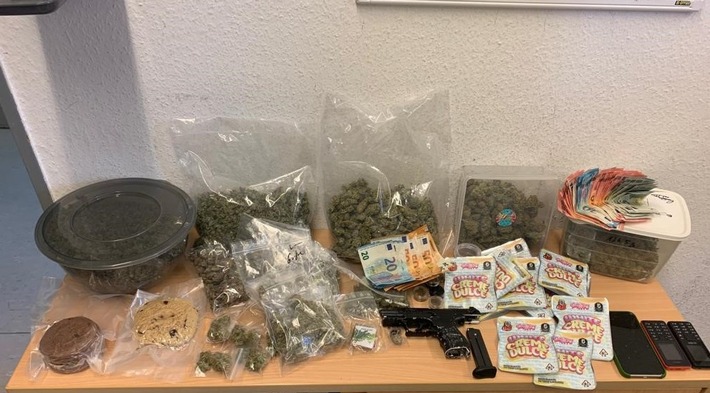 POL-HA: Drogenhandel beobachtet - Ziviler Einsatztrupp findet Waffe und Cannabis bei Durchsuchung der Wohnung eines 29-Jährigen