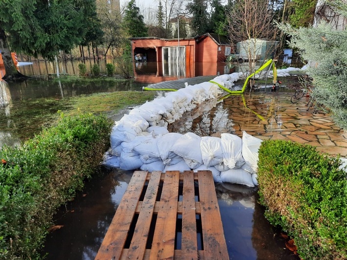 FW Celle: Hochwassereinsätze am 1. Weihnachtstag - 2. Lagemeldung