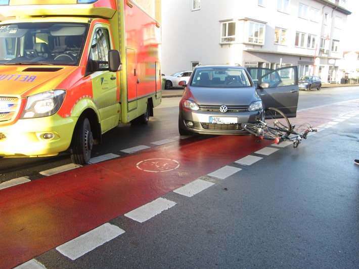 POL-HM: Fahrradfahrer bei Unfall mit Pkw in Holzminden leicht verletzt