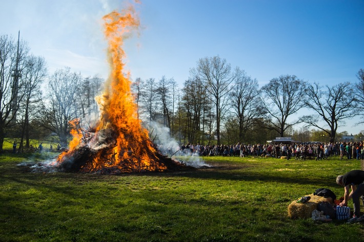 FW Norderstedt: Osterfeuer der Freiwilligen Feuerwehr Harksheide am 04.04.2026