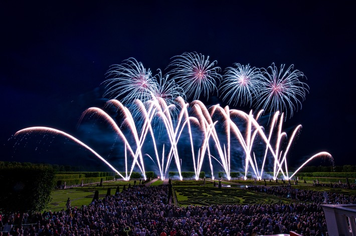 Unter dem Motto "Dance of Northern Lights" startet der 34. Internationale Feuerwerkswettbewerb am 16. Mai mit Dänemark in die Saison 2026