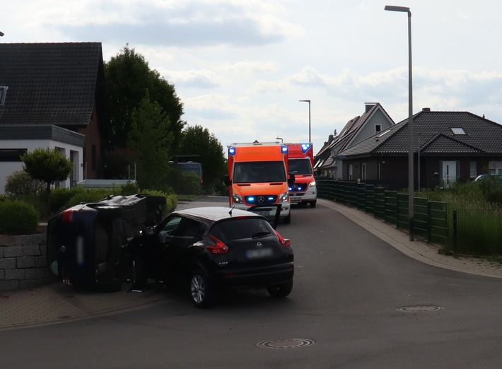 POL-HF: Verkehrsunfall im Kreuzungsbereich - Unfallbeteiligter fährt unter Alkoholeinfluss