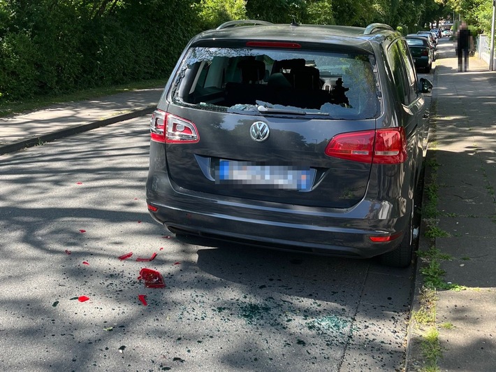 POL-BI: Verletzter Radfahrer flüchtet zu Fuß