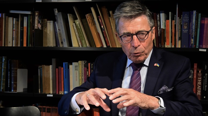 Former NATO Secretary General Rasmussen proposes Democracies-7-Group as "the new leader of the free world"