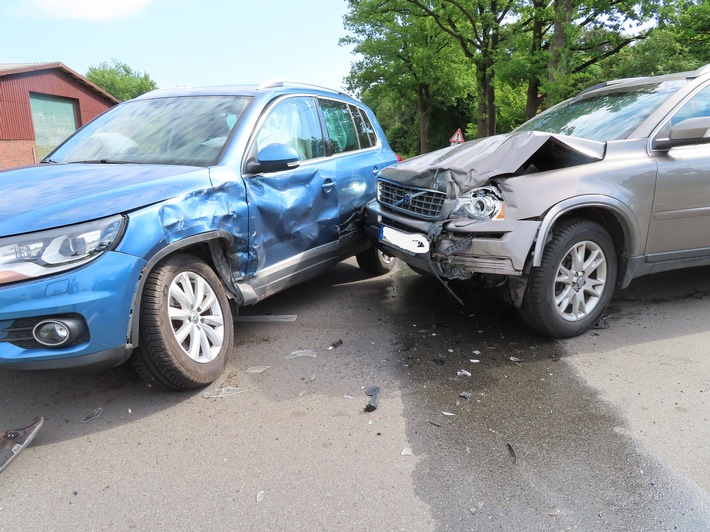 POL-OL: +++ Pressemitteilung des Polizeikommissariates Bad Zwischenahn: Verkehrsunfall mit drei leichtverletzten Personen +++