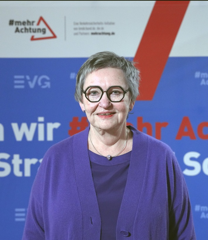 EVG: Vorsitzende der Bundesseniorenleitung Anne Pawlitz aus Hamburg fordert #mehrAchtung