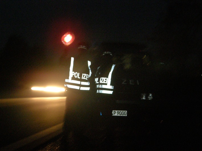 POL-CUX: Schwerpunktmaßnahme &quot;Baumunfälle&quot; - Polizei stoppt Fahranfänger + Test ergab Kokainkonsum beim Fahrzeugführer