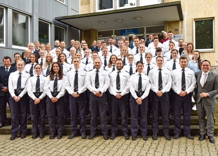 POL-MK: 46 neue Polizeibeamte bei der Kreispolizeibehörde