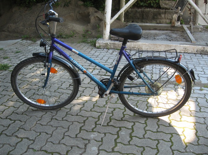 POL-FR: Wehr: Nachtrag zur Pressemitteilung "Polizei sucht unfallflüchtige Fahrradfahrerin" - Fahrrad gefunden