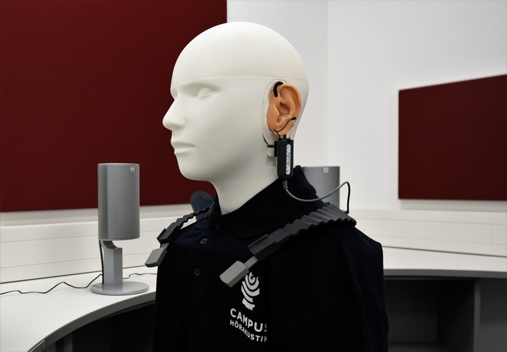 Hightech-Ohrsimulatoren in der Berufsbildung am Campus Hörakustik: Meistertraining an &quot;smarten Ohren&quot;