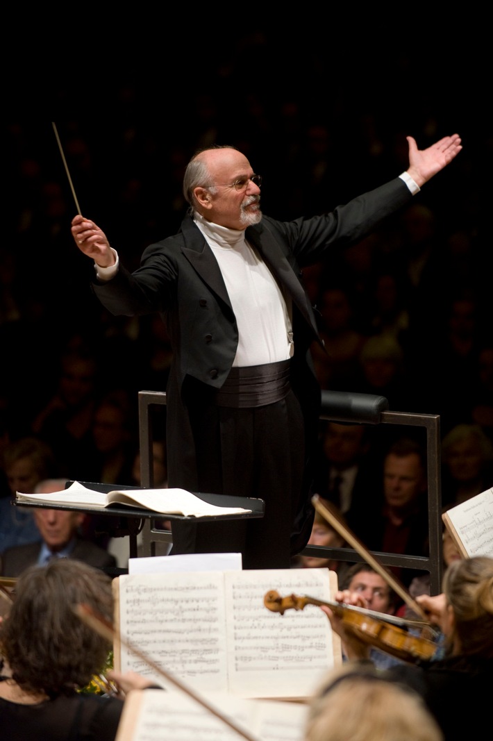 Le classique est tendance: lancement de la saison 2011/2012 des Migros-Pour-cent-culturel-Classics  L&#039;Orchestre de la Tonhalle de Zurich en tournée suisse avec David Zinman