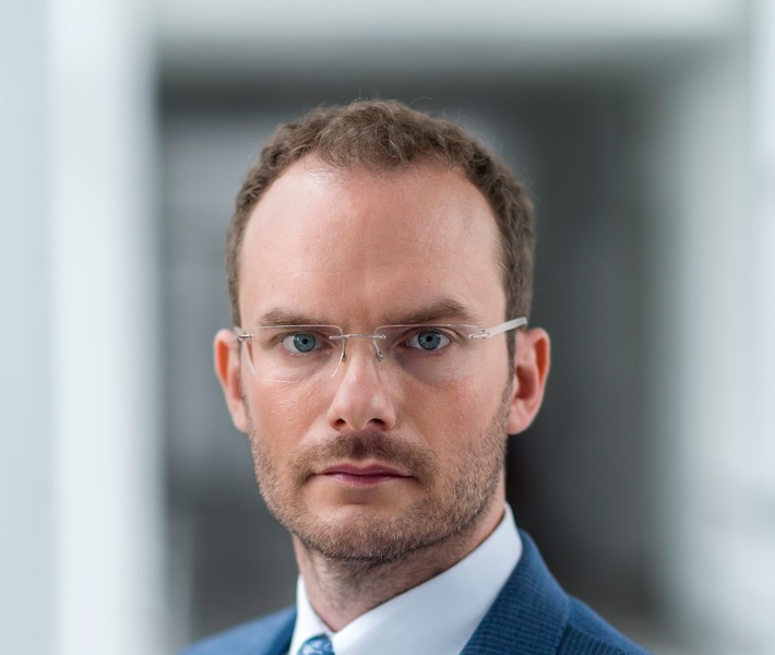 Dr. Daniel Henzgen (Mitglied der Geschäftsleitung, LÖWEN ENTERTAINMENT) / Weiterer Text über ots und www.presseportal.de/nr/116475 / Die Verwendung dieses Bildes ist für redaktionelle Zwecke unter Beachtung ggf. genannter Nutzungsbedingungen honorarfrei. Veröffentlichung bitte mit Bildrechte-Hinweis.
