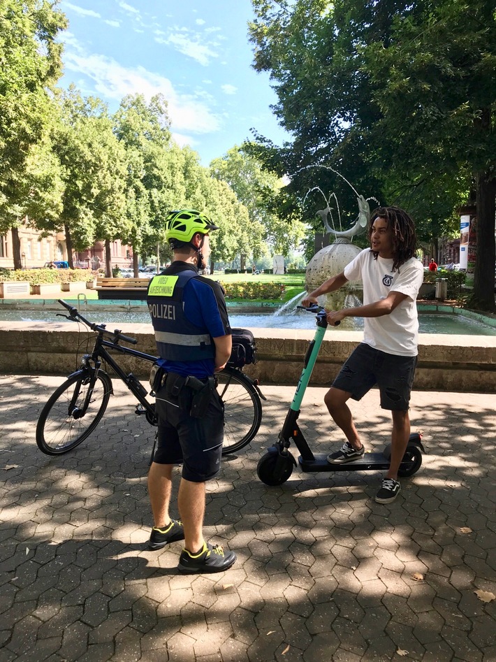 POL-PPMZ: Verkehrskontrolle in Mainzer Innenstadt mit Schwerpunkt E-Scooter