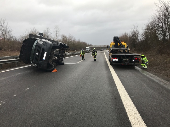 POL-VDMZ: Verkehrsunfall BAB63 mit Paketlieferant