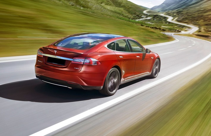 Die Grand Tour of Switzerland in grün / Den Road Trip durch die Schweiz umweltfreundlich mit dem Elektroauto erleben - jetzt buchbar als E-Grand Tour