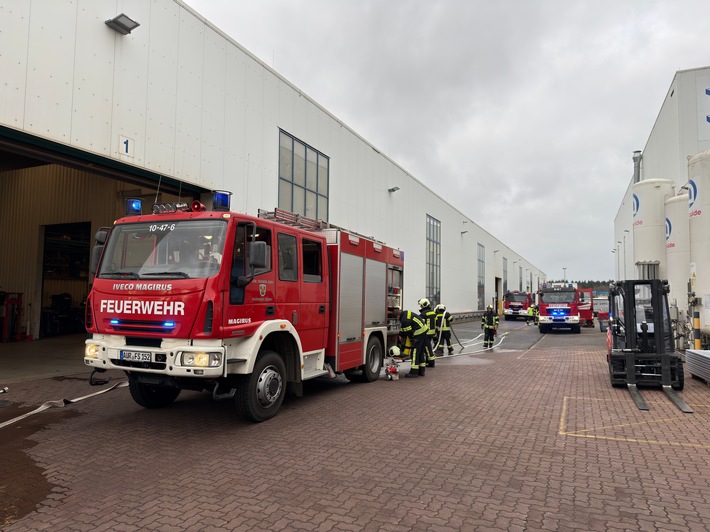 FW-AUR: Feuer in einer Maschine