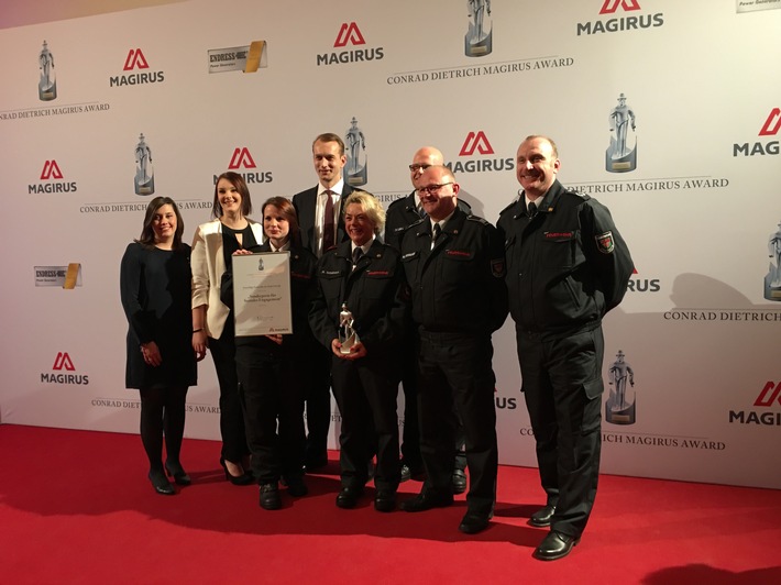 FW-Erkrath: Feuerwehr Erkrath gewinnt den &quot;Sonderpreis für Soziales Engagement&quot; im Rahmen des Conrad Dietrich Magirus Award 2016