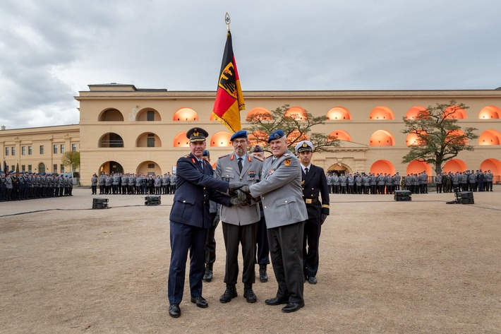 Indienststellung des Kommandos Gesundheitsversorgung der Bundeswehr