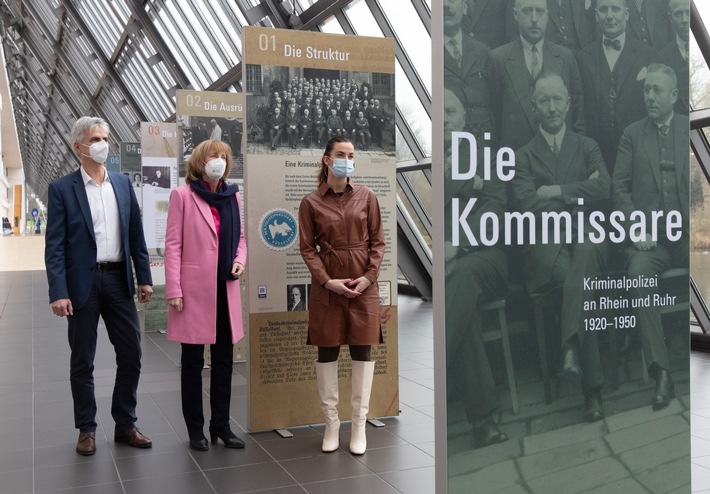 POL-GE: &quot;Die Kommissare&quot; zu Gast im Wissenschaftspark Polizeipräsidentin und Oberbürgermeisterin besichtigen Wanderausstellung in Ückendorf