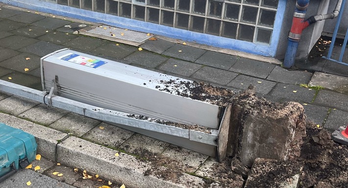 POL-HA: Parkscheinautomat umgeworfen und Solarmodul gestohlen