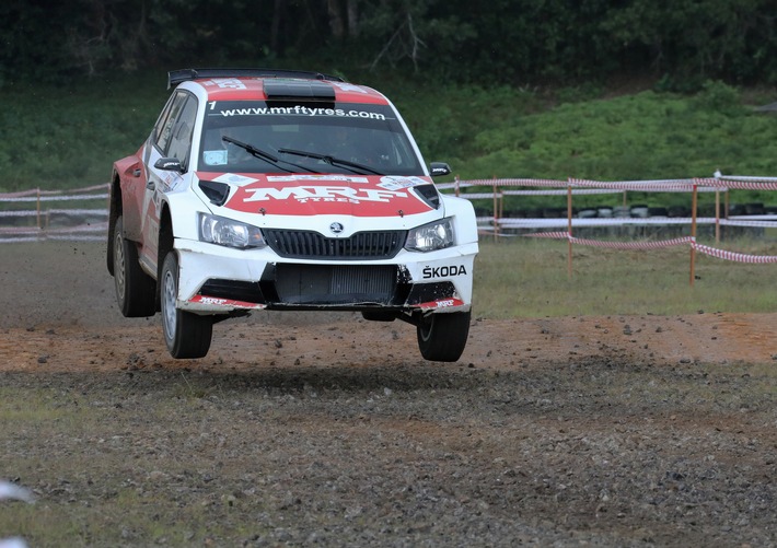 APRC in Japan: Sieg für SKODA Pilot Gaurav Gill - SKODA gewinnt vorzeitig die Herstellermeisterschaft (FOTO)