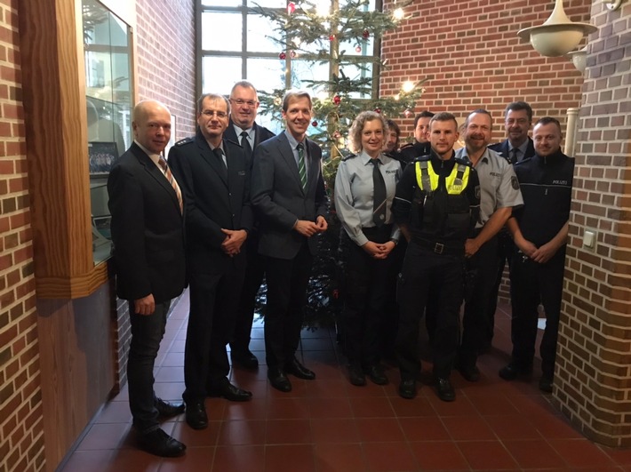 POL-COE: Coesfeld/ Landrat besucht Polizeiwache an Heiligabend