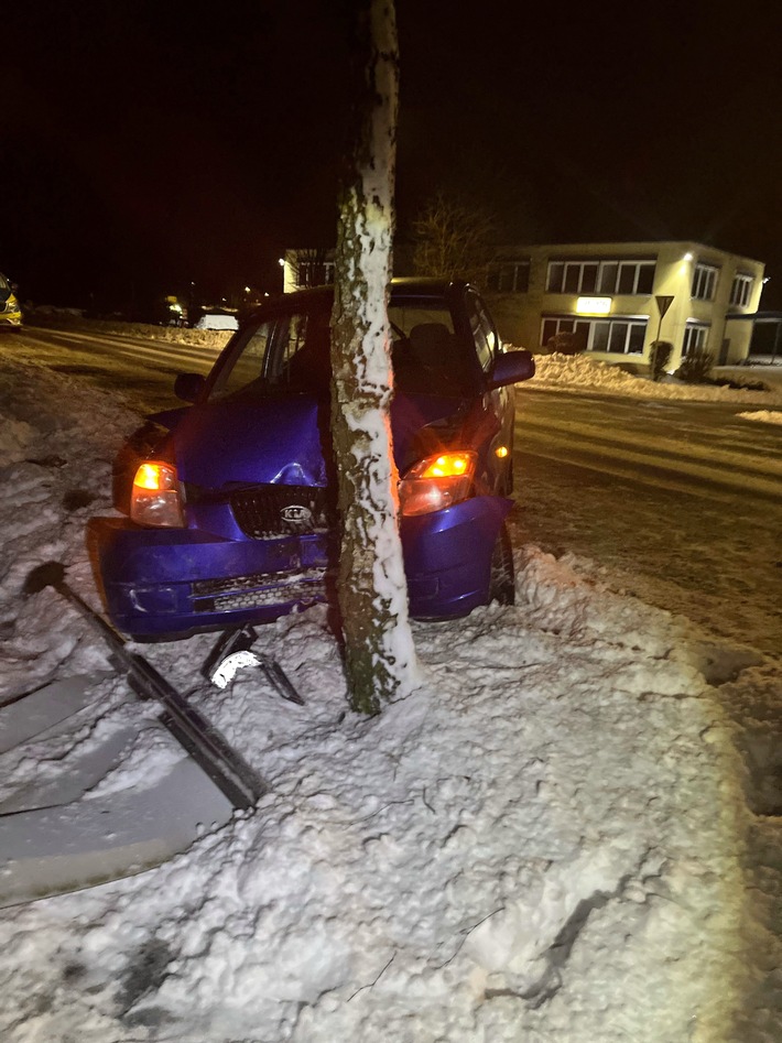 POL-GM: Zwei Leichtverletzte bei Verkehrsunfall in Marienheide