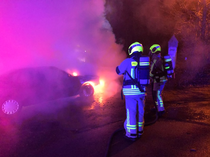 FW-Stolberg: PKW-Brand Zweifaller Straße