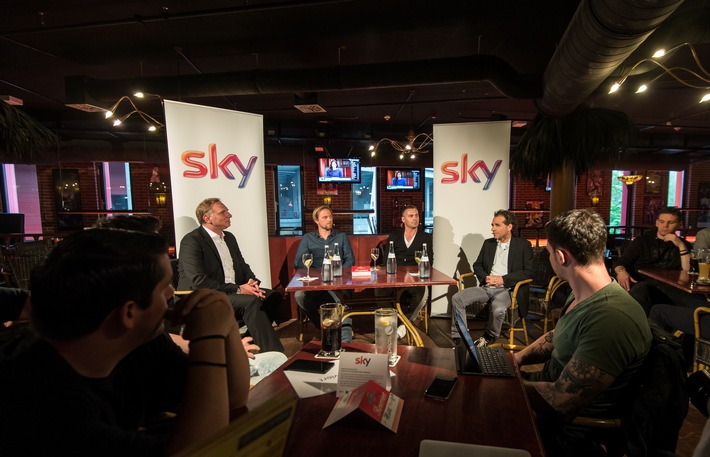 Sky bringt prominente Fußballexperten an den Stammtisch in Stuttgarter Sportsbar