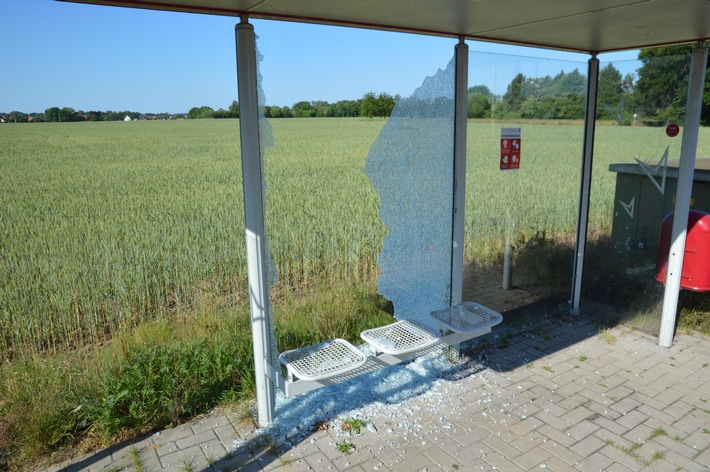 POL-DH: ---Zerstörte Bushaltestellen, Brandstiftungen, beschädigtes Naturdenkmal: Polizei ermittelt vier Tatverdächtige --- Landkreis Diepholz / Landkreis Verden