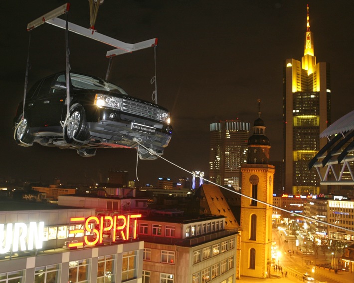 Range Rover Sport lernt fliegen