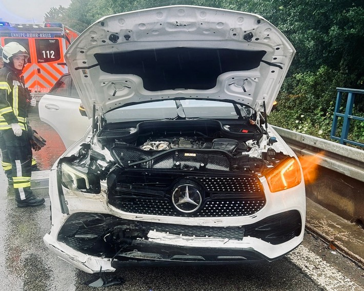 FW-EN: Zwei Verkehrsunfälle & CO-Alarm