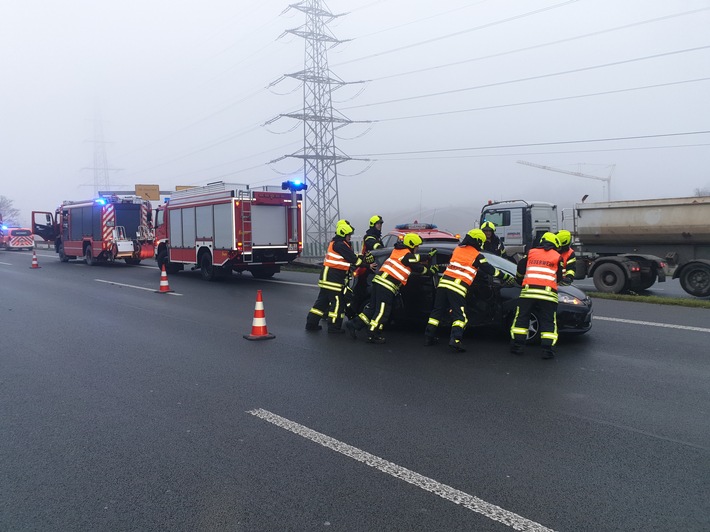 FW-OB: Verkehrsunfall auf der Autobahn A 42