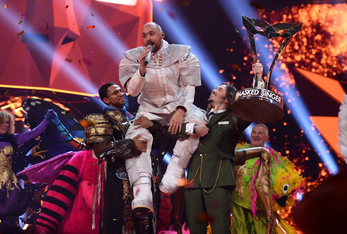 Galaktische 54,0 Prozent Marktanteil für den Moment der Momente: Astronaut Max Mutzke gewinnt die ProSieben-Show "The Masked Singer"