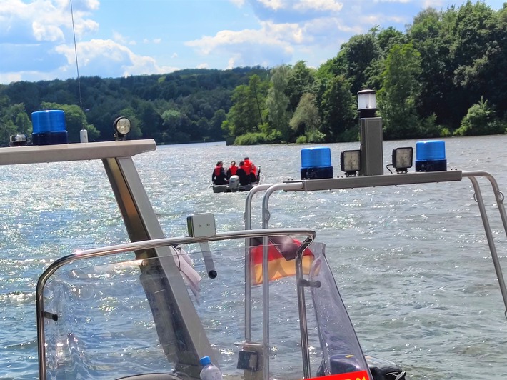 FW-MK: Rettungshunde finden leblose Person am Baldeneysee in Essen