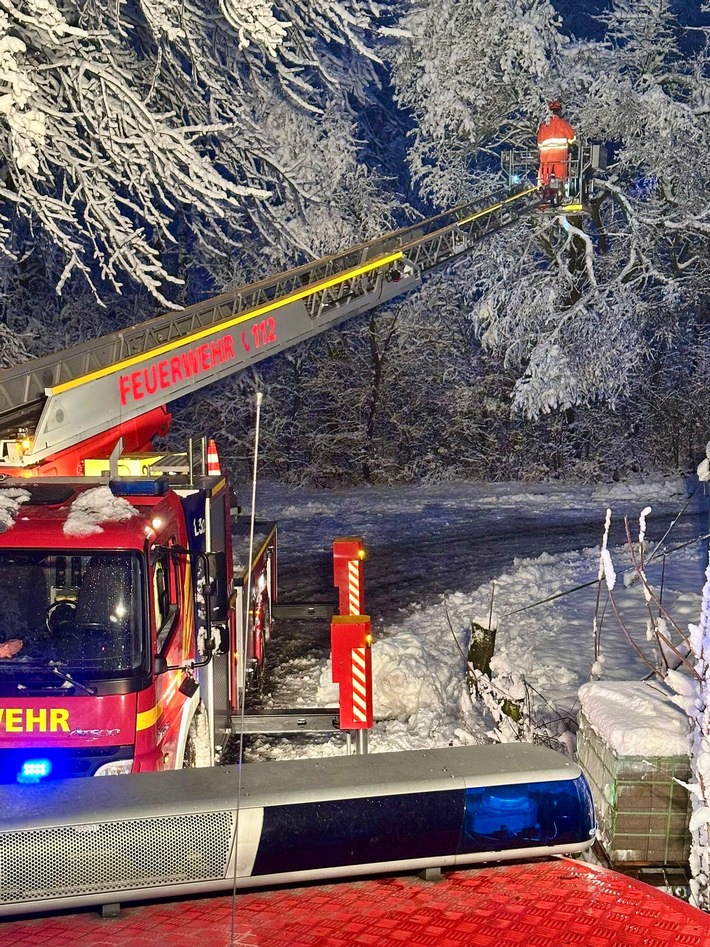 FW-EN: Schneefälle sorgen für viele Einsätze