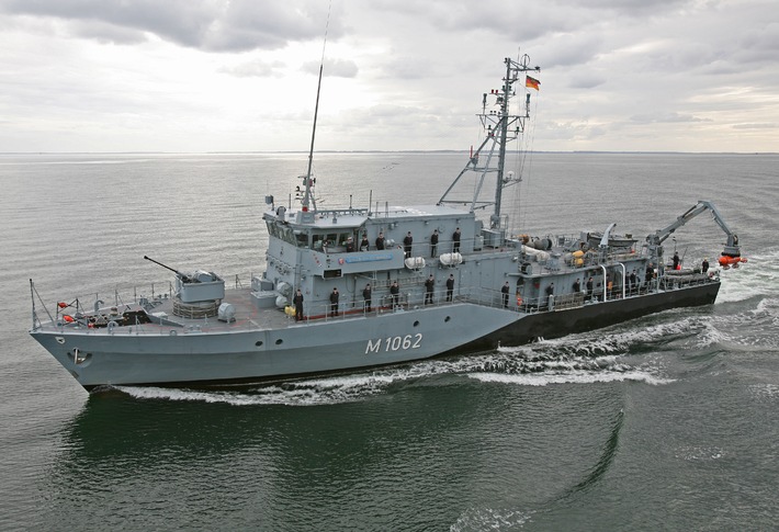 Deutsche Marine - Pressemeldung/ Pressetermin: Bereit für den NATO-Einsatz: Minenjagdboot &quot;Sulzbach-Rosenberg&quot; im internationalen Verband zum Schutz der Seewege
