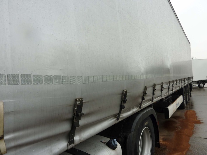 POL-WE: Verwesungsgeruch auf der Autobahn - 22 Tonnen Tierhäute konnten so nicht transportiert werden