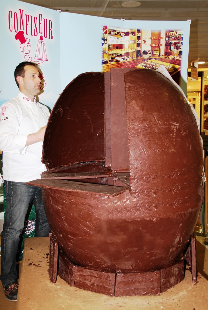 Réalisation et dégustation d&#039;une truffe géante au Leman Centre Crisser dans le cadre du Championnat vaudois des apprentis pâtissiers-confiseurs 2012