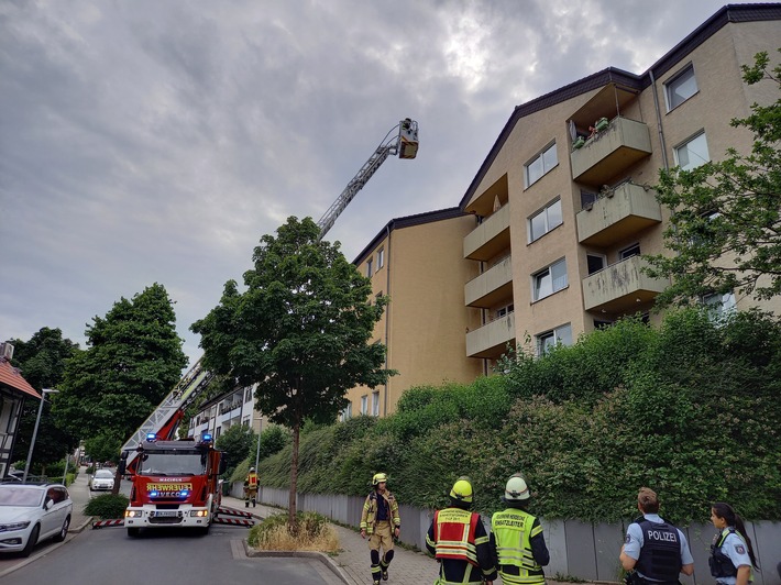 FW-EN: Wohnungsbrand in der Straße Zu den Brauckstücken - Feuerwehr am Mittwoch fünfmal im Einsatz.