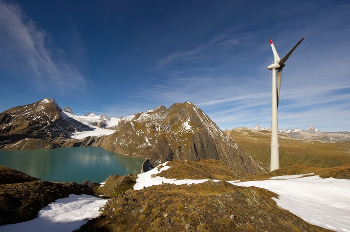 Bouquet de chantier de l&#039;éolienne la plus haute d&#039;Europe à 2465m, à Gries, en Valais