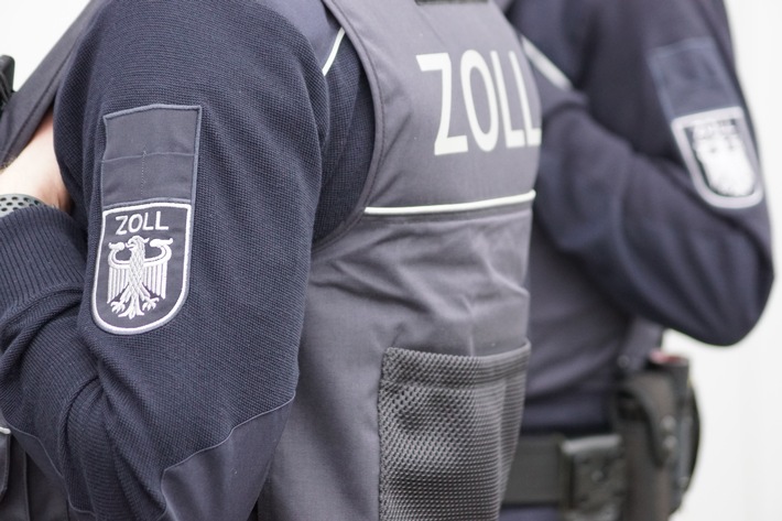 HZA-A: Dreitägige Mindestlohn-Sonderprüfung des Hauptzollamts Augsburg / Der ZOLL im Einsatz für die Einhaltung des gesetzlichen Mindestlohns
