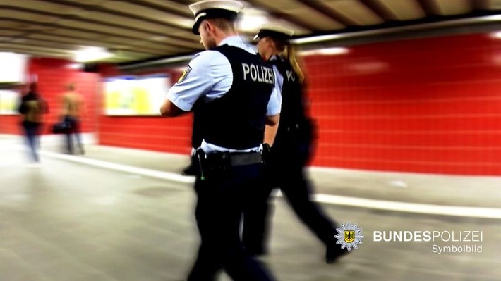 Bundespolizeidirektion München: Rempelei, Einhandmesser und Pfandflaschenstreit beschäftigen Bundespolizei: Körperliche Auseinandersetzungen in den drei großen Münchner Bahnhöfen