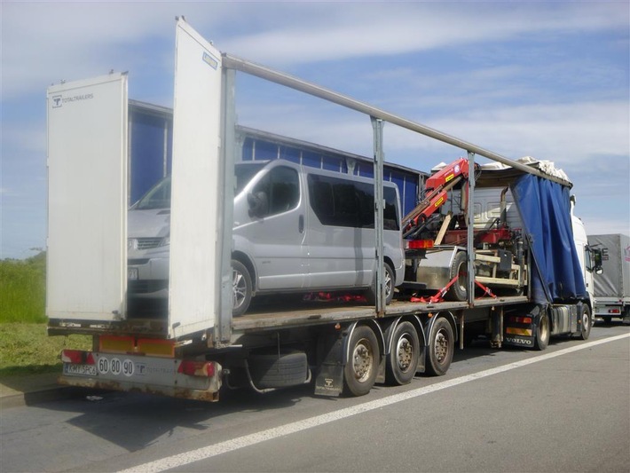 POL-VDMZ: Zahlreiche Verkehrsverstöße - Lkw-Fahrer kollabiert