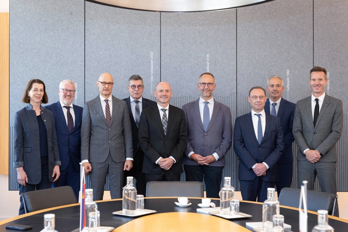 Austausch zu Polizei- und Justizthemen: Regierungsrat Hubert Büchel trifft sich mit Regierungspräsident Norman Gobbi des Kantons Tessin und Polizeikommandant Matteo Cocchi