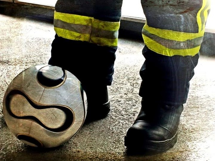 FW-GE: Brandheißer Fußball in Gelsenkirchen