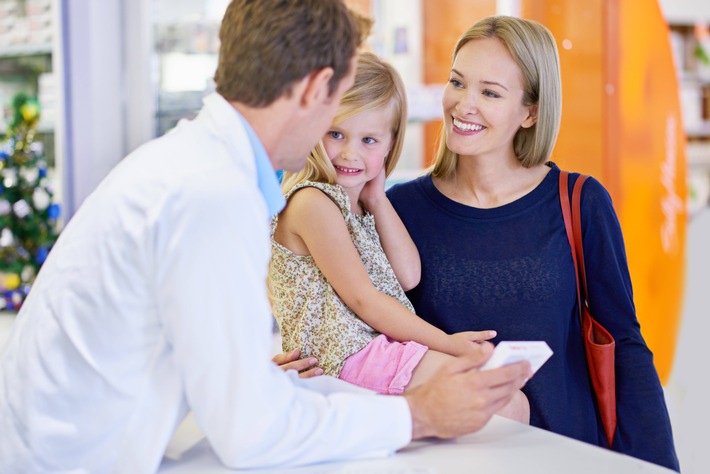 Krankes Kind: Wann zum Arzt, wann in die Apotheke?